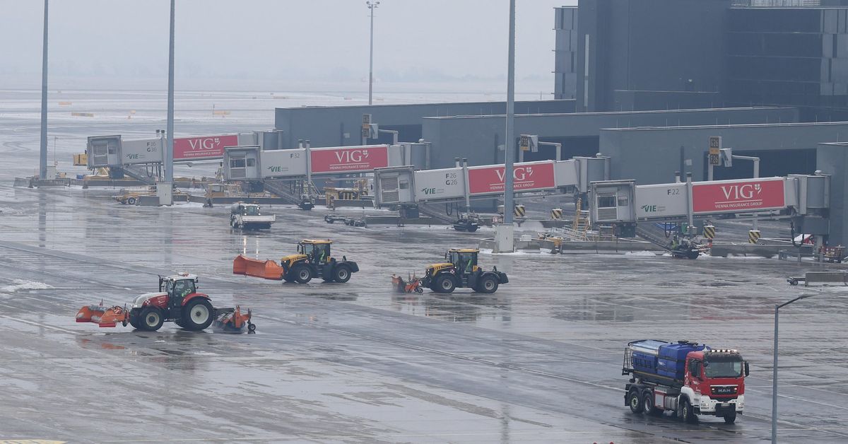 ‘빙판으로 변한 활주로’… 혹한에 비엔나 공항 폐쇄, 프라하·중부 유럽 항공망 마비