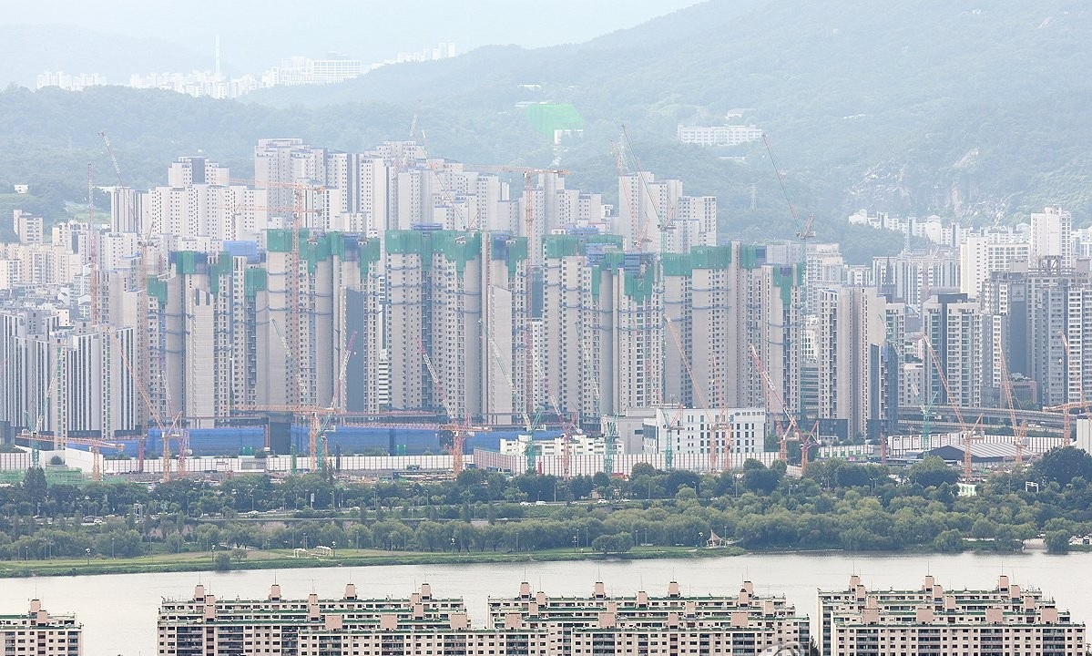 정부, 주택시장 안정 위한 승부수… 용산·과천·성남 등 수도권 핵심지에 6만 가구 공급 확정
