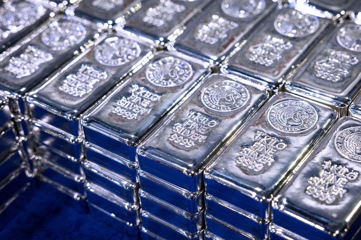 중국, 태양광·전기차 산업 급팽창에 ‘은’ 블랙홀로 부상… 국제 수요 견인