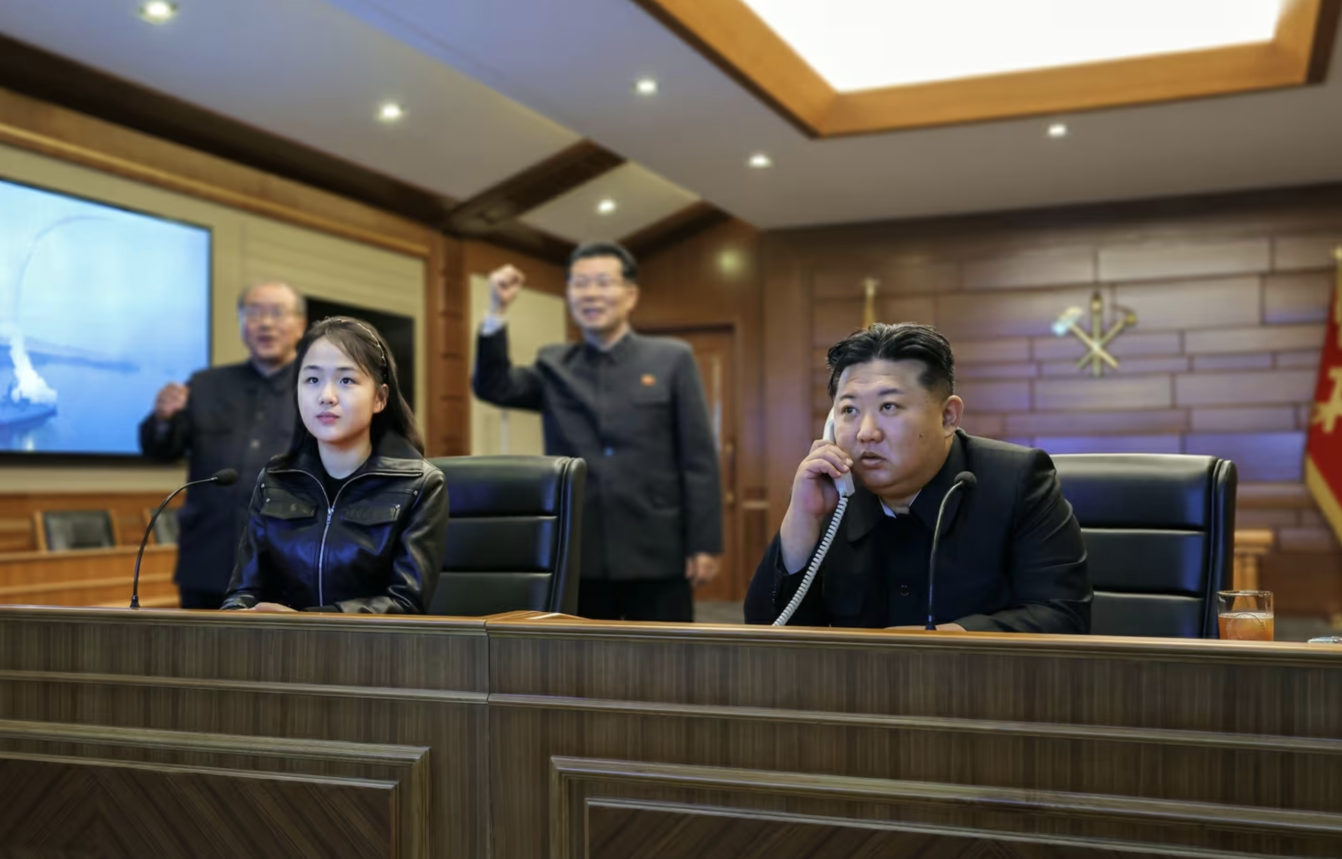 북한, 5,000톤급 신형 구축함 ‘최현호’서 전략순항미사일 발사… 해군 핵무력 강화 정점