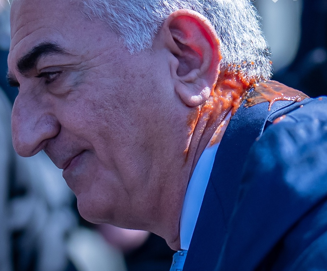 베를린서 이란 망명 왕세자 ‘토마토 주스’ 피습… 美-이란 휴전 비판 직후 발생