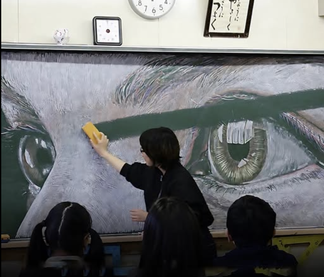 지우기 위해 그린다… 일본 고교 교사 하마사키 히로타카의 ‘칠판 아트’가 전 세계에 던진 ‘무상(無常)의 미학’