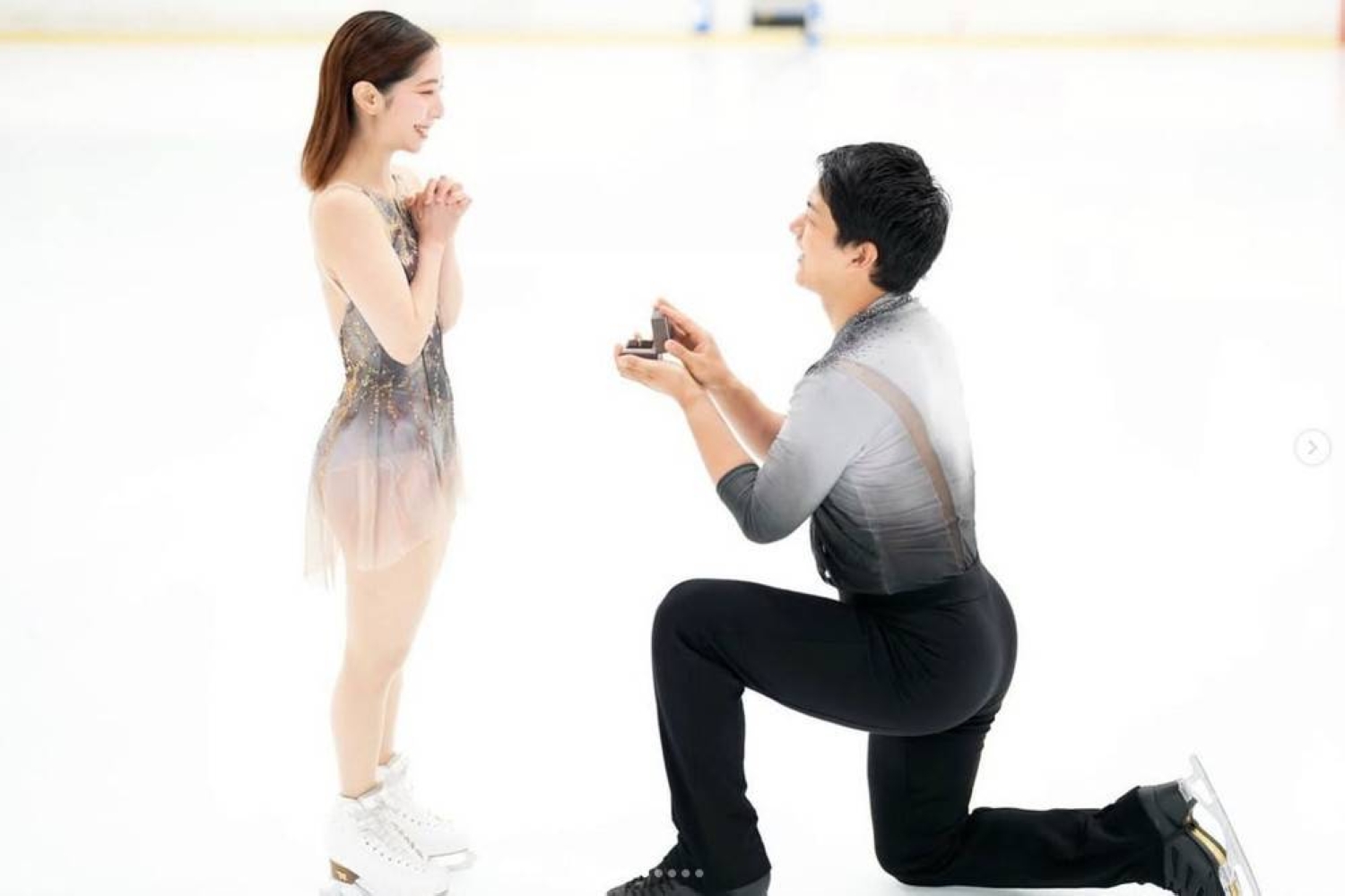 은반 위 ‘영혼의 파트너’에서 ‘평생의 반려자’로… 피겨 페어 전설 미우라 리쿠·키하라 류이치, 약혼 전격 발표