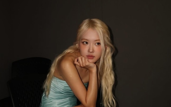 “100억 돈뭉치 대신 글로벌 자존심 택했다”… 블랙핑크 로제, 中 메가 브랜드 광고 ‘전격 거절’에 전 세계 문화·엔터계 ‘경탄과 찬사’