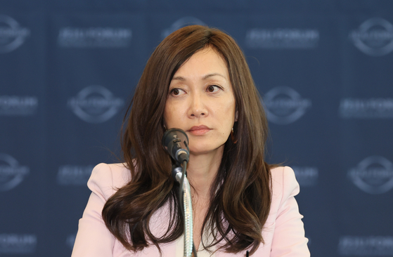 “명품백과 선물 수수 혐의로 기소된 전직 CIA 분석가 수미 테리, 미 법무부 기소유예 합의”